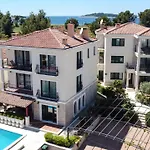 Veronika Villa