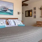 Veronika Villa *