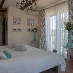 Veronika *